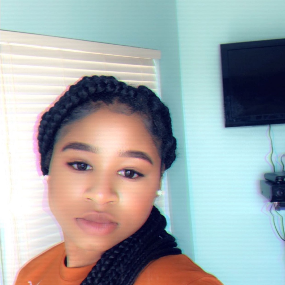 Meet your Posher, Tiara